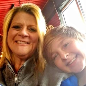 Meet your Posher, Lorrie